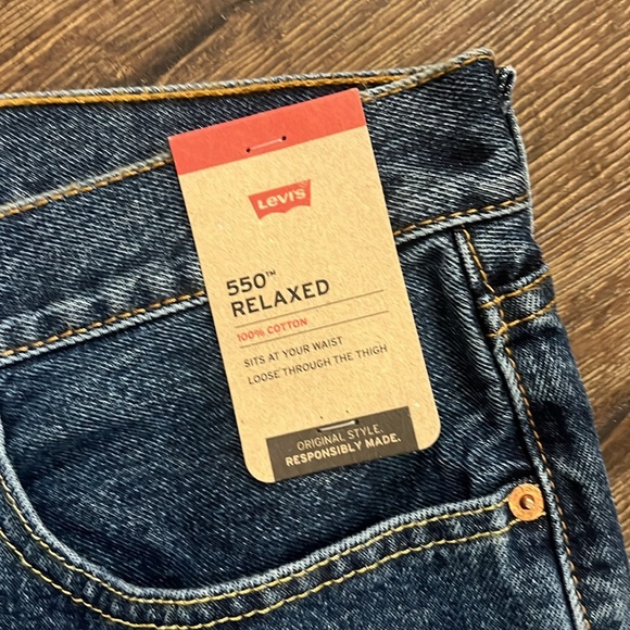 Levi’s 550 Relaxed Fit Jeans - Picture 2 of 3